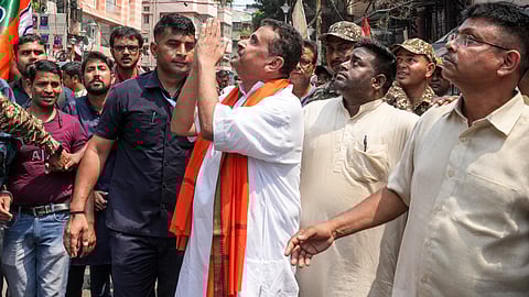 भवानीपुर में चुनाव प्रचार के दौरान भाजपा के उम्मीदवार शुभेंदु अधिकारी।