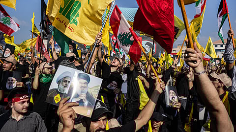 इजराइल-हिज्बुल्ला जंग में 1,000+ मौतें, लेबनान में तबाही गहराई