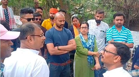 विवाद के बाद भाजपा का दीवार लेखन पुलिस ने करवाया बंद