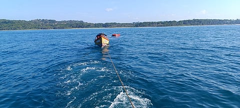 अंडमान पुलिस ने रटलैंड के पास बहती डिंगी से 6 मछुआरों को बचाया सुरक्षित