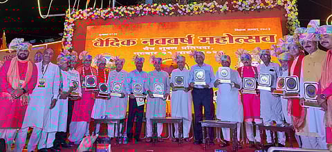 विराट शोभायात्रा एवं गंगा महाआरती से हुआ नववर्ष का स्वागत