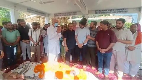 हरीश राणा का पार्क श्मशान घाट में अंतिम संस्कार किया गया