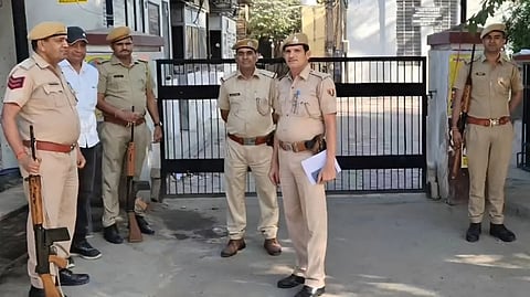 पुलिस मामले की जांच कर रही