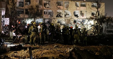 तेहरान पर फिर बरसे बम, ट्रंप ने डेडलाइन बढ़ाई