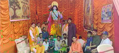 भगवान राम की भव्य मूर्ति बनाकर की गई पूजा