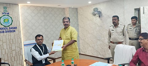 जिला में पहला नामांकन भाजपा प्रत्याशी ने किया