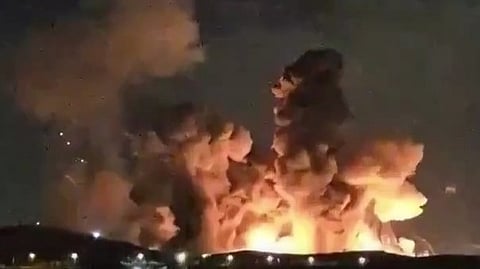 अमेरिकी हमले के बाद इस्फहान शहर के परमाणु ठिकाने का दृश्य।