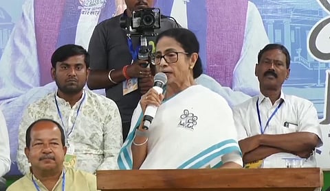 चुनौवी रैली में सीएम ममता बनर्जी ने भाजपा पर हमला जारी रखा है।