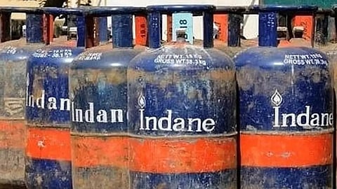 कामर्शियल एलपीजी हुई महंगी, होटल-ढाबा संचालक संकट में