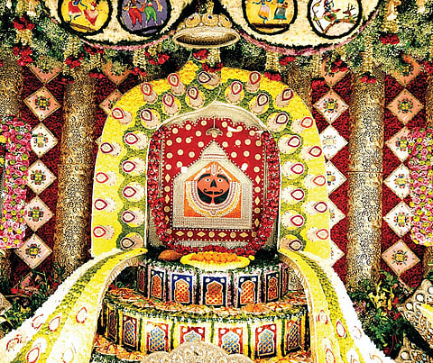 श्री श्याम मंदिर घुसुड़ीधाम में श्री हनुमान जन्मोत्सव पर दिखा सालासर धाम का नजारा