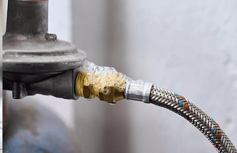 झारखंड के धनबाद में गैस लीक से तीन लोगों की मौत