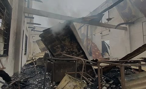 मणिपुर विश्वविद्यालय में बम विस्फोट के विरोध में छात्रों का प्रदर्शन