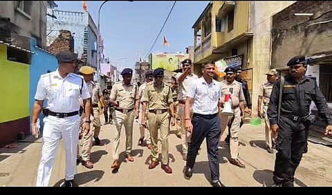 निरीक्षण करते डीएम एस पोन्नमबलम एवं सीपी डॉ. प्रणव कुमार