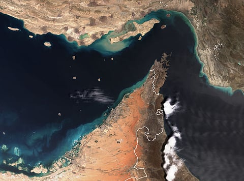 Breaking : Strait of Hormuz पर फिर टकराव, ईरान ने दोबारा बंद किया जलमार्ग