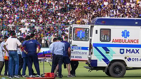 IPL मैच के दौरान बड़ा हादसा, खिलाड़ी को एंबुलेंस से अस्पताल ले जाया गया