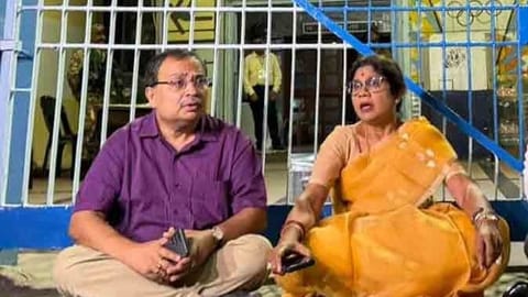 खुदीराम अनुशीलन केंद्र : ईवीएम स्ट्रांगरूम के बाहर तृणमूल - भाजपा आमने सामने