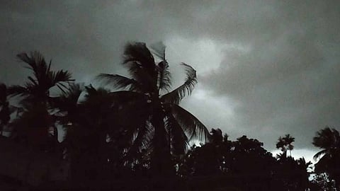 कालबैशाखी का कहर: कोलकाता में आंधी-बारिश से राहत, अलर्ट जारी