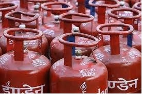 दक्षिण अंडमान में बड़ी कार्रवाई: अवैध भंडारण में 140 गैस सिलेंडर जब्त