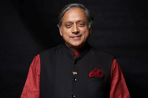 शशि थरूर ने की मोदी-शाह की तारीफ