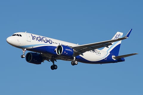 IndiGo फ्लाइट में मचा हड़कंप: पावर बैंक में धमाका
