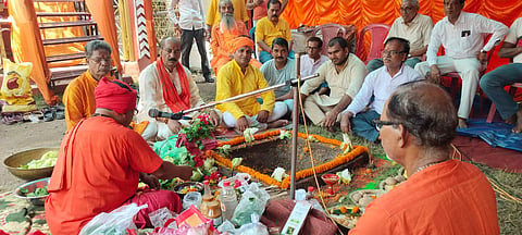 10 हजार बेलपत्र से हवन कर बर्नपुर इलाके को किया गया शुद्धीकरण