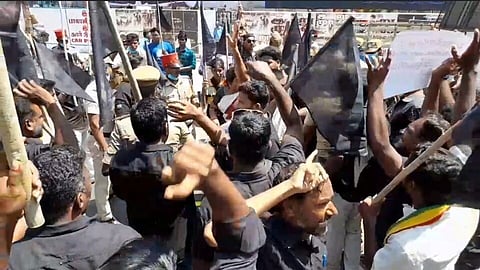 NEET विवाद पर घिरे शिक्षा मंत्री, अहमदाबाद में विरोध