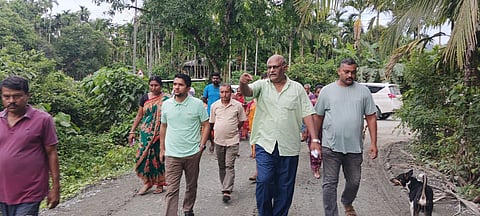 उत्तर एवं मध्य अंडमान के उपायुक्त ने हरिनगर की जर्जर सड़क का किया निरीक्षण
