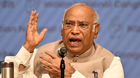‘अमृत काल’ बना ‘मृत काल’, धर्मेंद्र प्रधान से इस्तीफे की मांग
