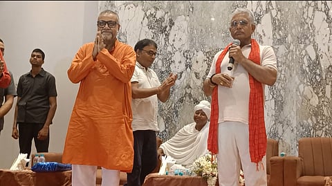 स्वर्णमणि रेसिडेंट्स ने किया मंत्री और विधायक तापस राय का भव्य नागरिक अभिनंदन