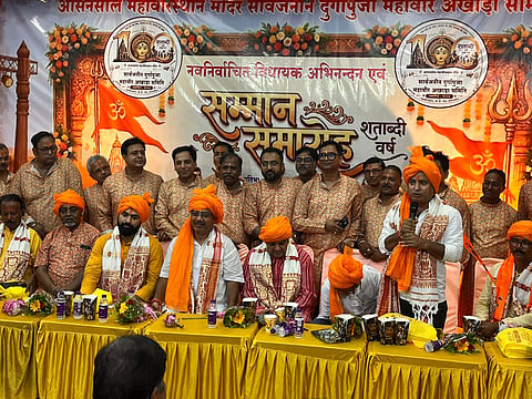 अखाड़ा समिति ने विधायकों को किया सम्मानित