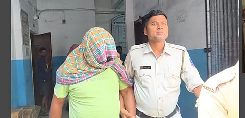 राहत सामग्री घोटाले में पुलिस ने तृणमूल पार्षद को किया गिरफ्तार