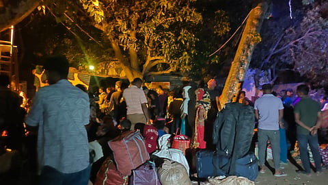 900 Bangladeshi Nationals Detained in One Week at Hakimpur, Basirhat Border