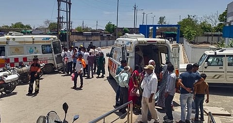 दुर्घटना में 100 से ज्यादा लोग हुए घायल