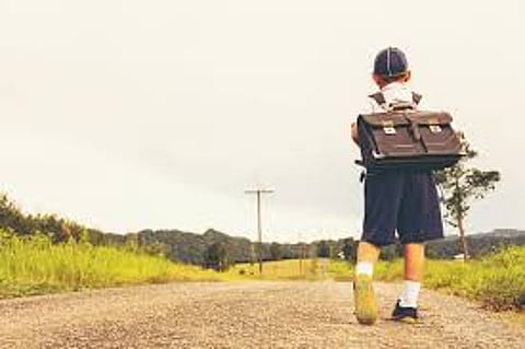 स्कूल बैग, जूते और यूनिफॉर्म वितरण पर फिर मांगी गयी रिपोर्ट