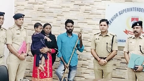 निःसंतान दंपति अपहरण के आरोप में गिरफ्तार