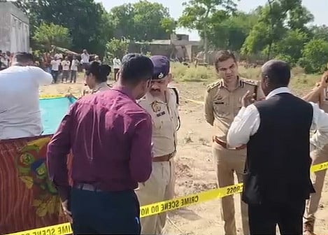 पुलिस विभाग ने तत्काल कार्रवाई करते हुए रामनगर चौकी के उपनिरीक्षक राम विलाश को निलंबित कर दिया है