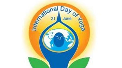 अंतरराष्ट्रीय योग दिवस 2026 से पूर्व कर्माटांग समुद्र तट पर योग शिविर का आयोजन