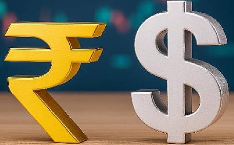 कारोबार के अंत में रुपया अमेरिकी डॉलर के मुकाबले सिर्फ 6 पैसे की बढ़त के साथ 94.34 प्रति डॉलर (अस्थायी) पर बंद हुआ।