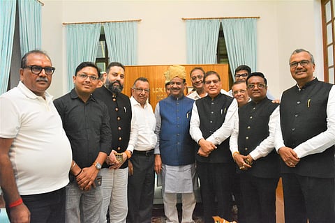 लोकसभा अध्यक्ष ओम बिरला से मिला अंतरराष्ट्रीय वैश्य महासम्मेलन का प्रतिनिधिमंडल