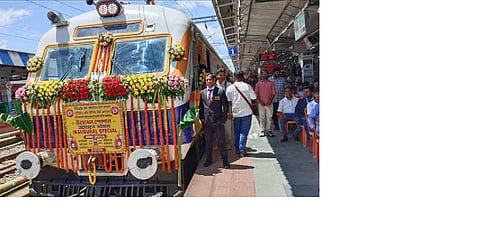 पूर्वोत्तर को मिली पहली इलेक्ट्रिक MEMU ट्रेन