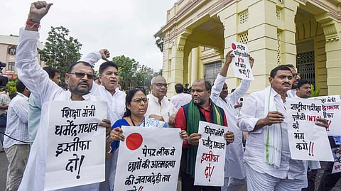 NEET पेपर लीक विवाद पर बिहार विधानसभा में सियासी घमासान