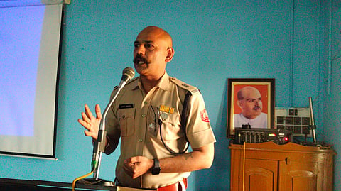 जानकारी ही बचाव का मुख्य रास्ता है : एडीसी साइबर