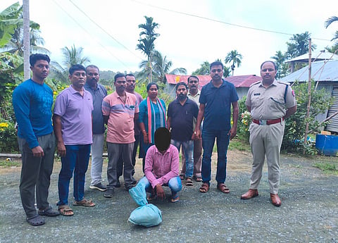 कदमतला पुलिस ने दो किलोग्राम से अधिक गांजा किया बरामद, एक व्यक्ति गिरफ्तार