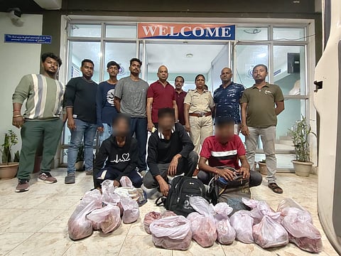 समाचार 3: फोटो कैप्शन समाचार 3: डिगलीपुर पुलिस द्वारा जब्त किए गए 28 किलोग्राम संदिग्ध हिरन के मांस का दृश्य।