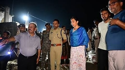 जिलाधिकारी अलंकृता पांडेय ने राघोपुर बांध का किया निरीक्षण