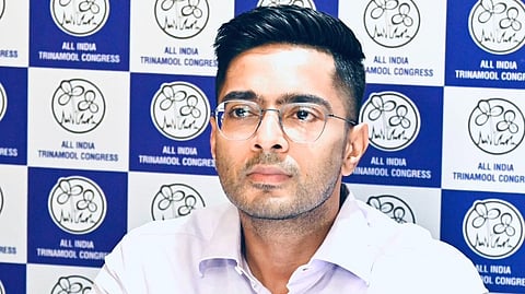 ‘फायर ऑडिट’ के लिए सांसद अभिषेक के कैमक स्ट्रीट दफ्तर पहुंची पुलिस और दमकल की टीम