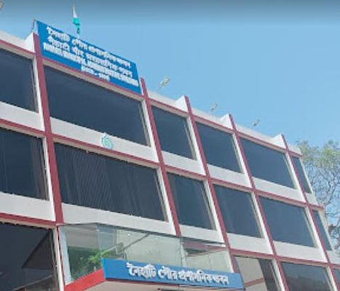 तीन महीने से वेतन नहीं मिलने पर सफाईकर्मियों का फूटा गुस्सा