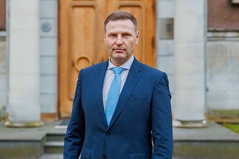 Estonia's Defense Minister resigns over arms deal