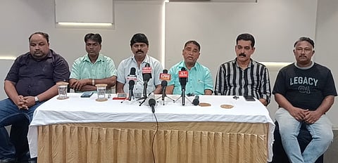 हवाई किरायों के खिलाफ अभियान का नेतृत्व कर रहे टी एस जी भास्कर का चित्र।