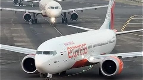 कोच्चि में वापस लौटी एअर इंडिया एक्सप्रेस की उड़ान